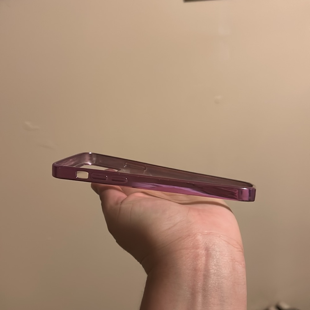 iPhone 12 clear case - Picture 3 of 4